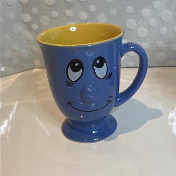 Vintage Gryphon Ware Blue 3D Mugs & Salt Shaker - Picture 3 of 12